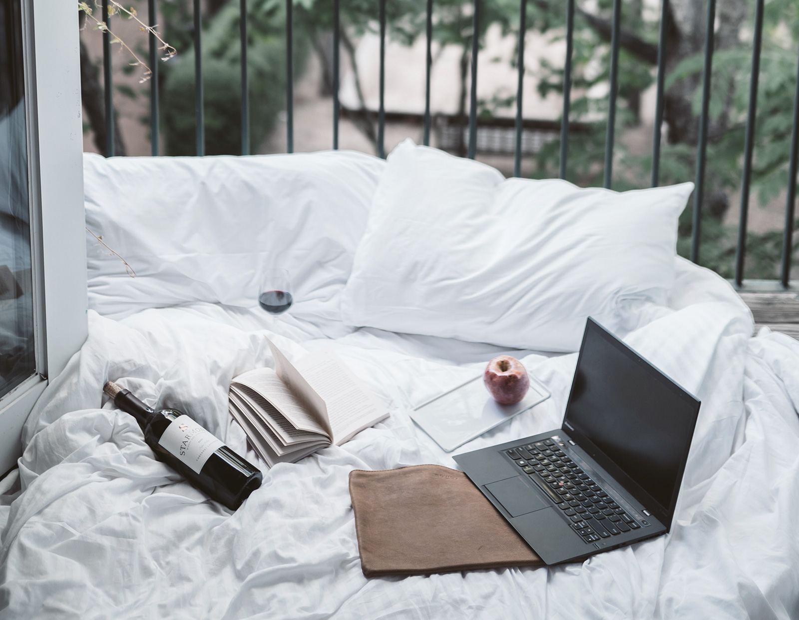 Can leadership exist without being present?